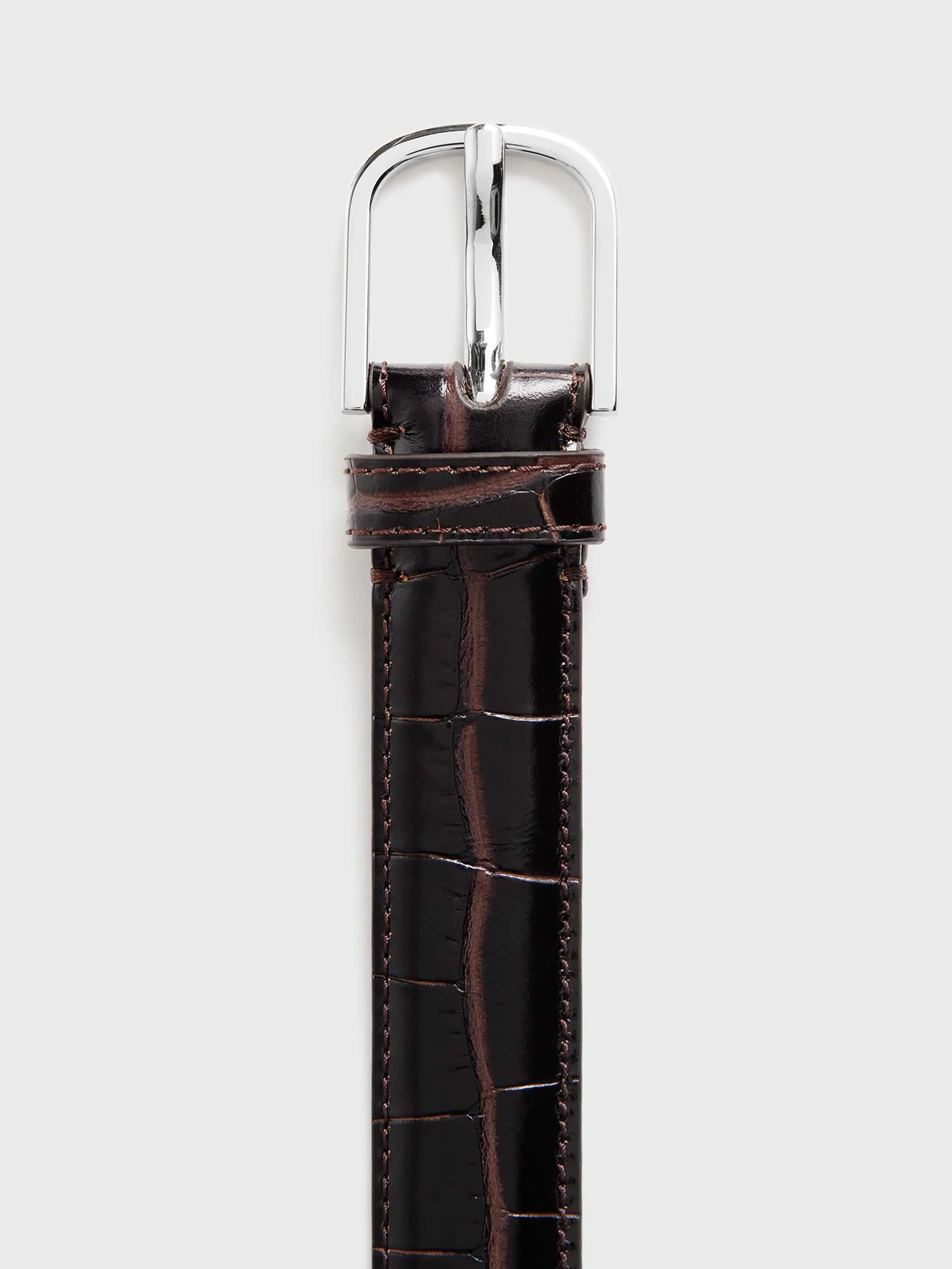 TOTEME - Ledergürtel mit Krokodilprägung - croco-embossed belt chocolate Dunkelbraun