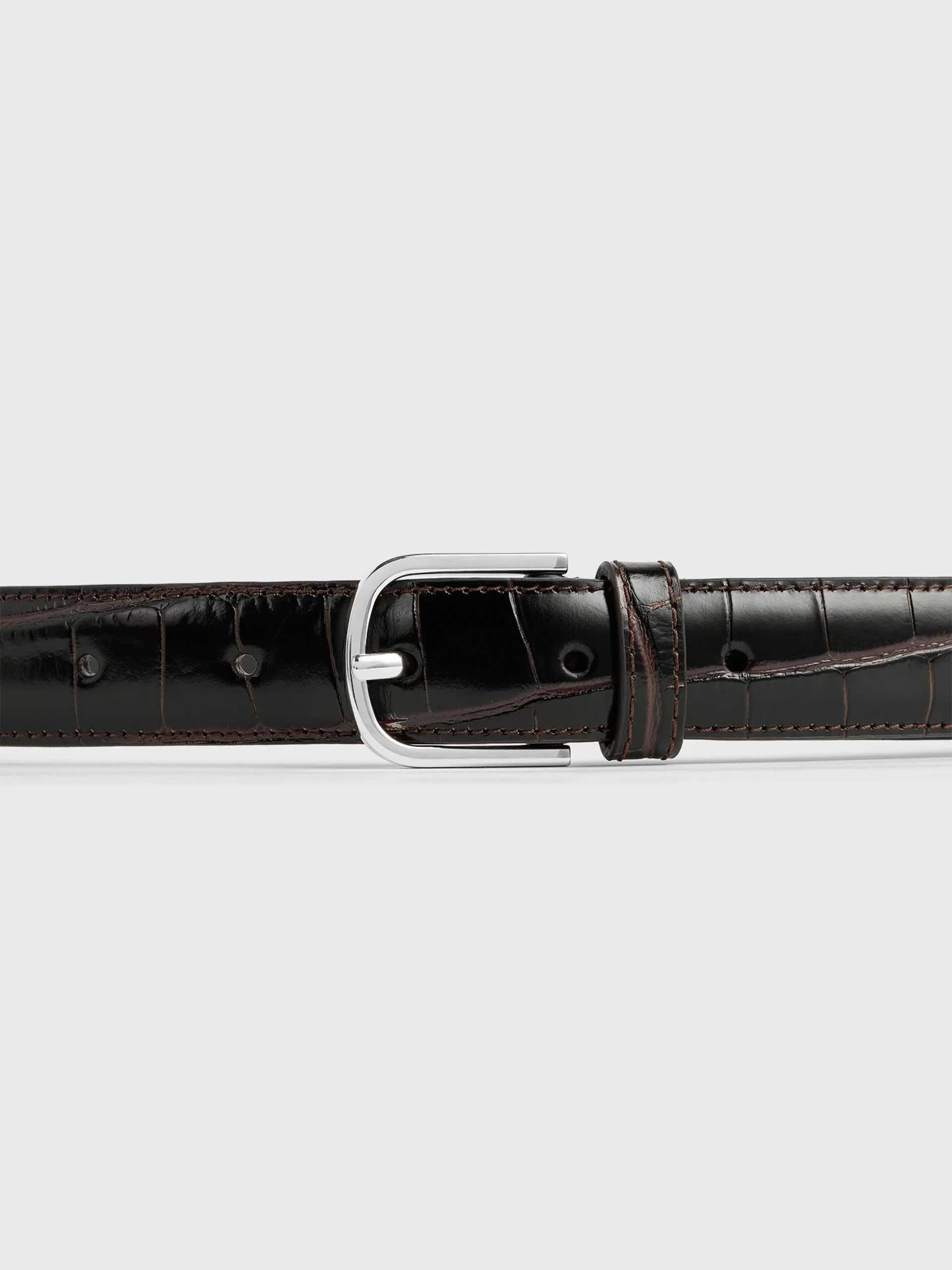 TOTEME - Ledergürtel mit Krokodilprägung - croco-embossed belt chocolate Dunkelbraun