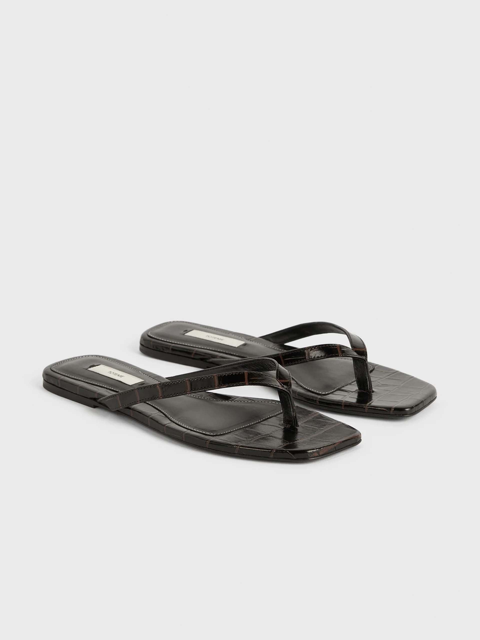 TOTEME - Flip-Flops mit Krokodilprägung für Damen