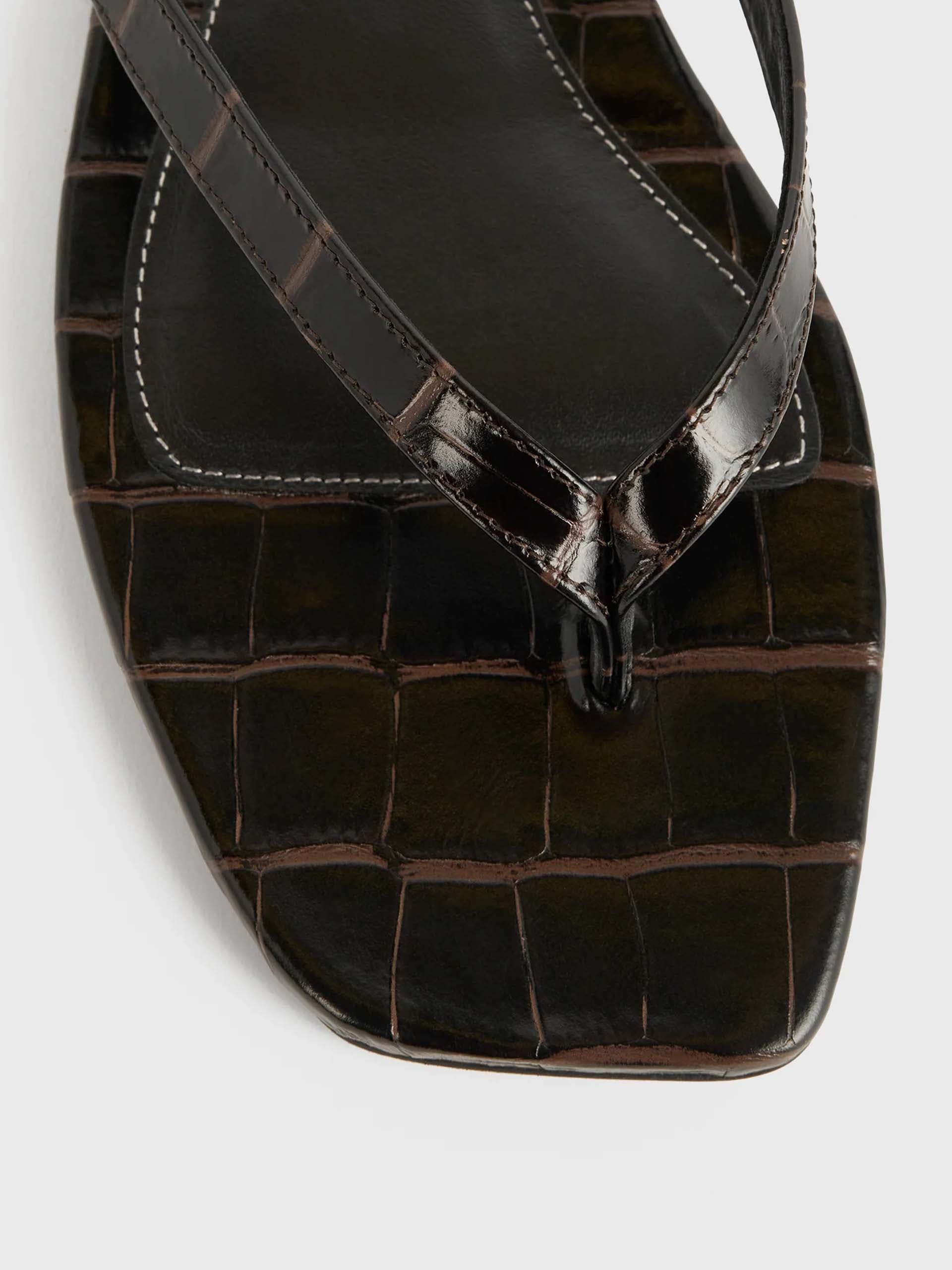 TOTEME - Flip-Flops mit Krokodilprägung für Damen