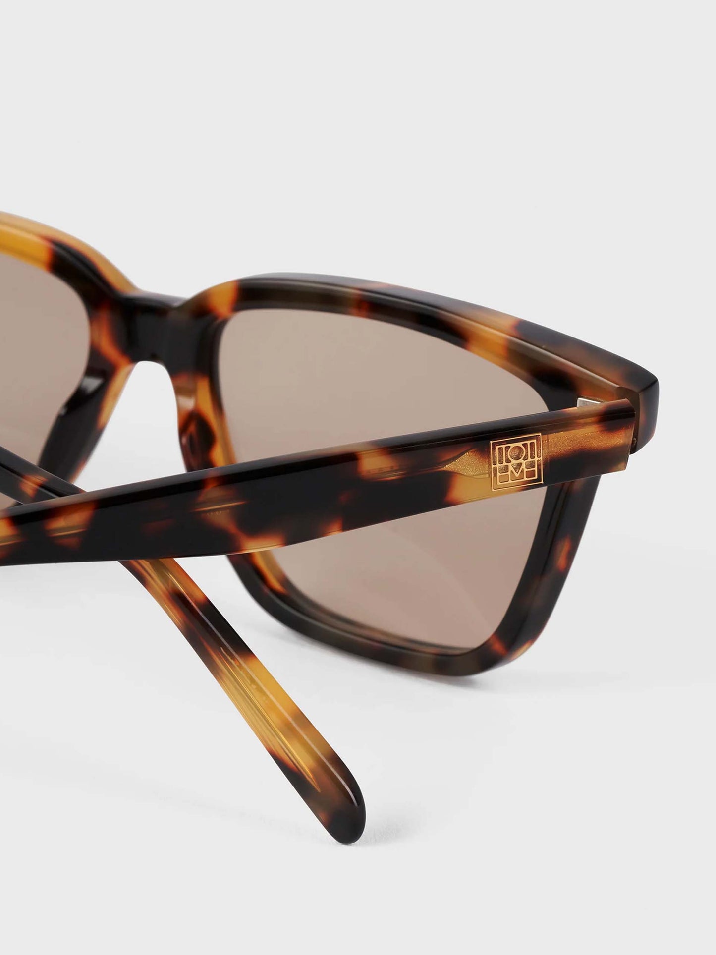 TOTEME - Eckige Sonnenbrille in Schildpatt-Optik