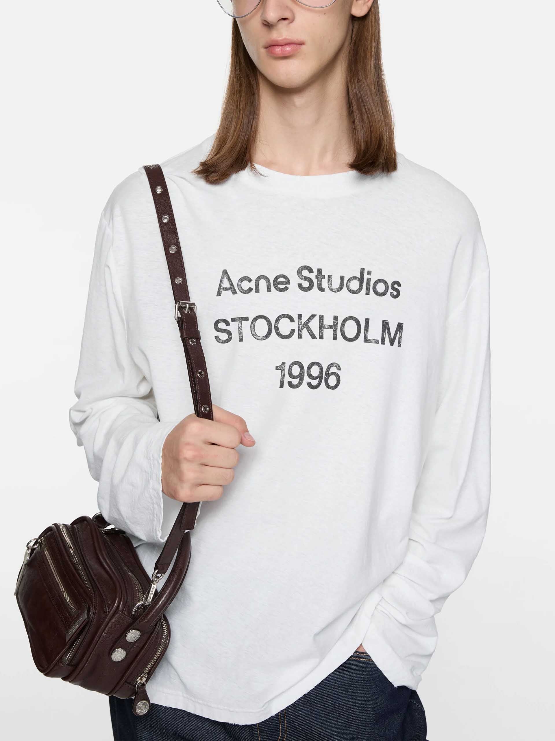 Acne Studios ロングスリーブTシャツ 1996 Acne Studios - Long-sleeved T-shirt with 1996 logo – NEW TAKE FIVE