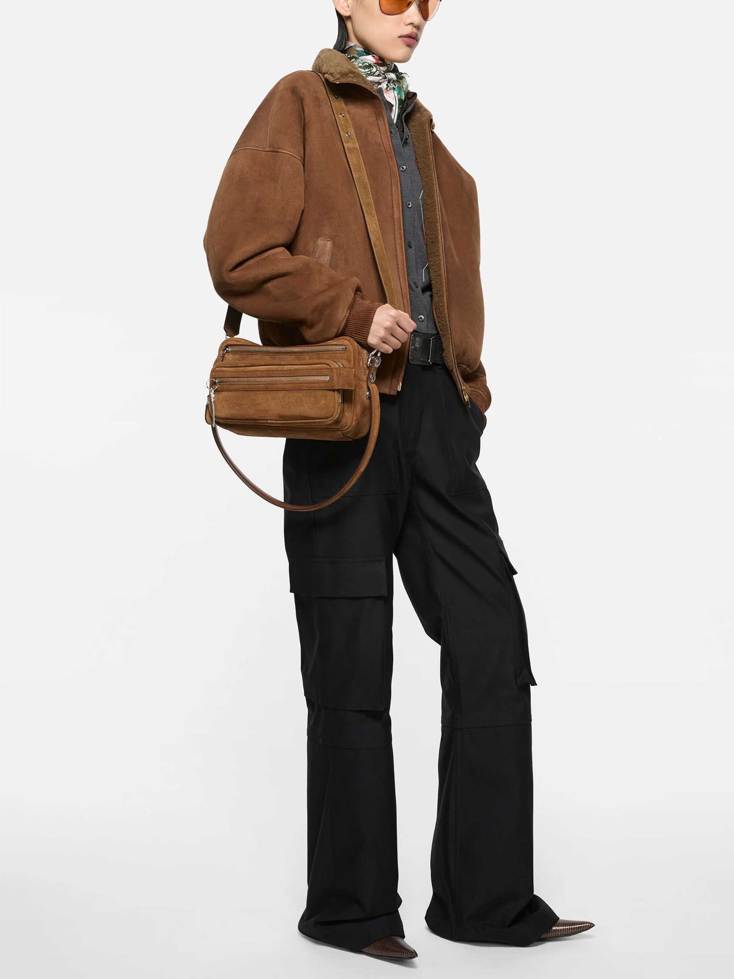 ACNE STUDIOS - Schultertasche Camero Party aus Veloursleder