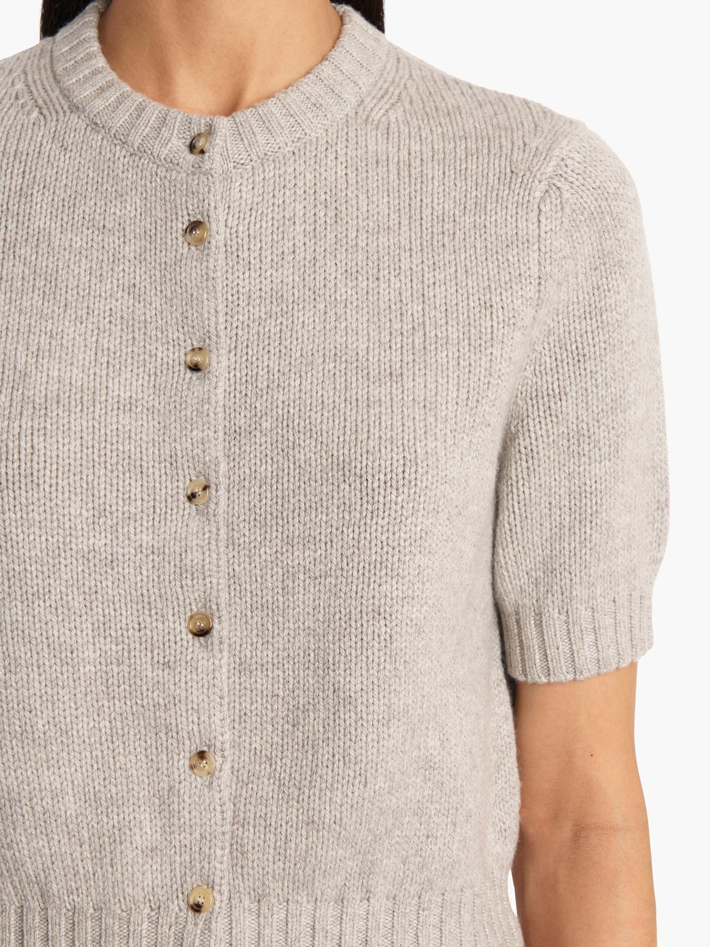 KHAITE - Kurzarm-Cardigan Nora aus Kaschmir für Damen