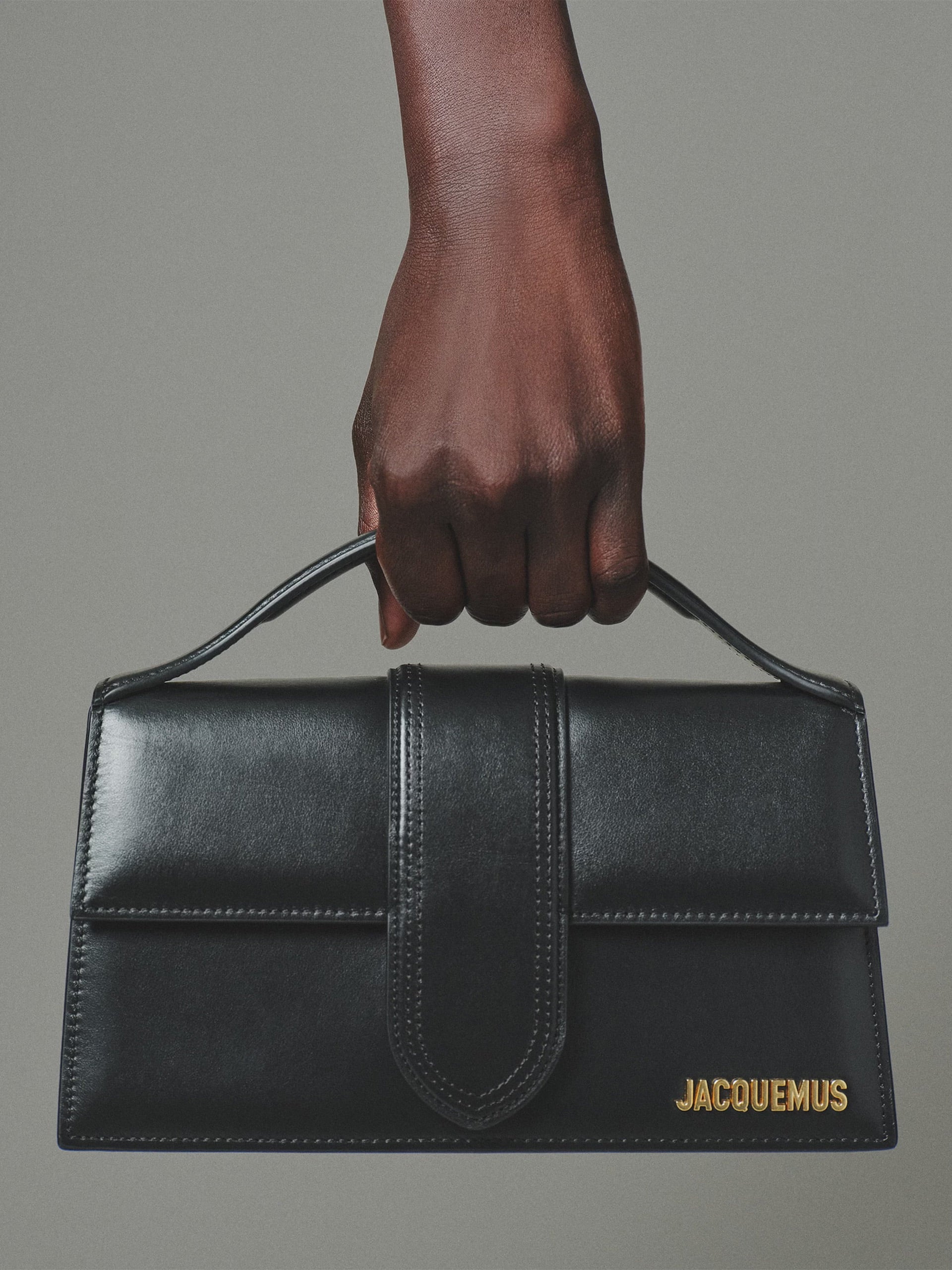 JACQUEMUS - Schultertasche Grand Bambino aus Leder