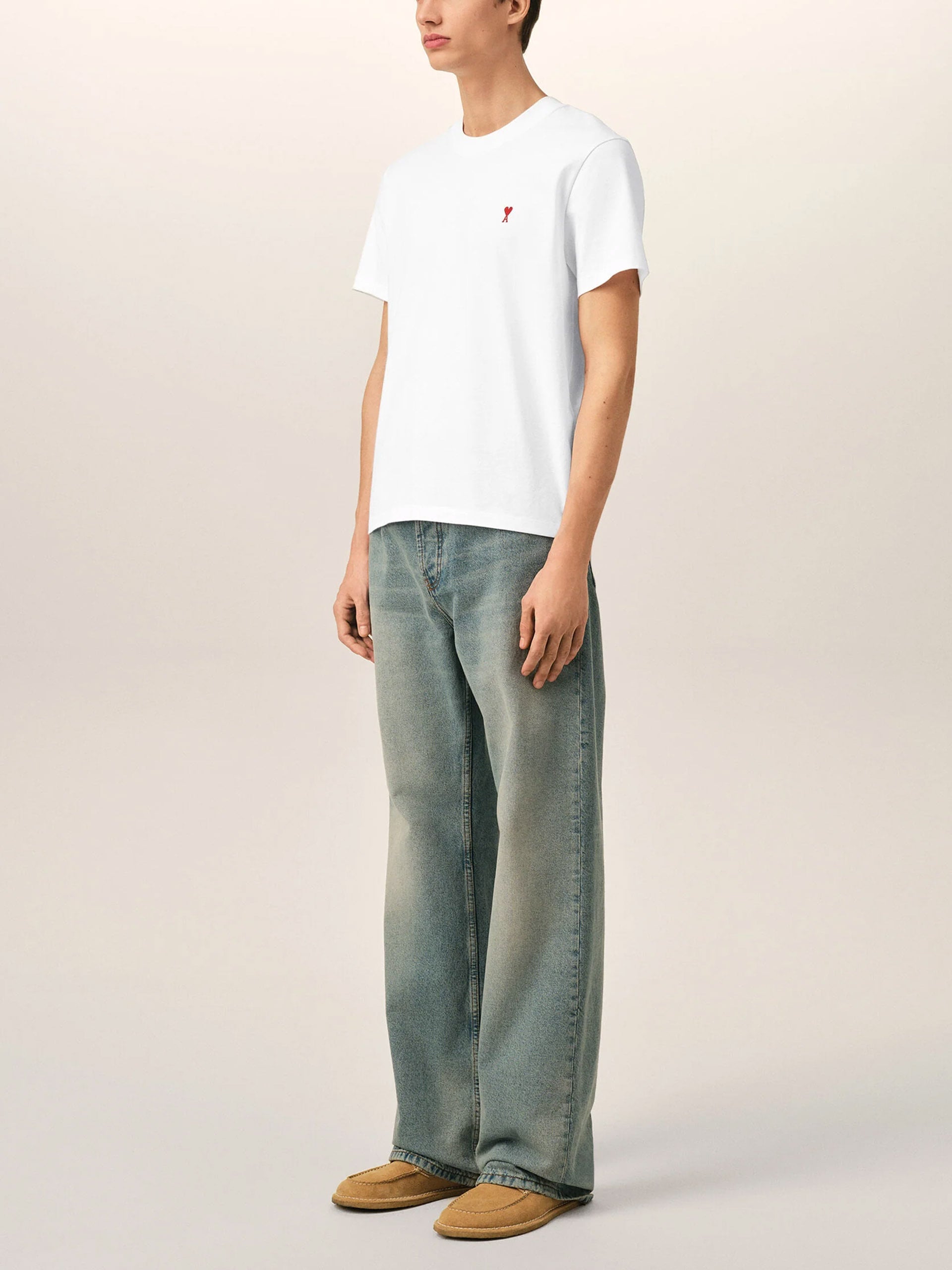 Ami Paris – T-Shirt mit rotem Ami De Coeur Logo Weiß - White