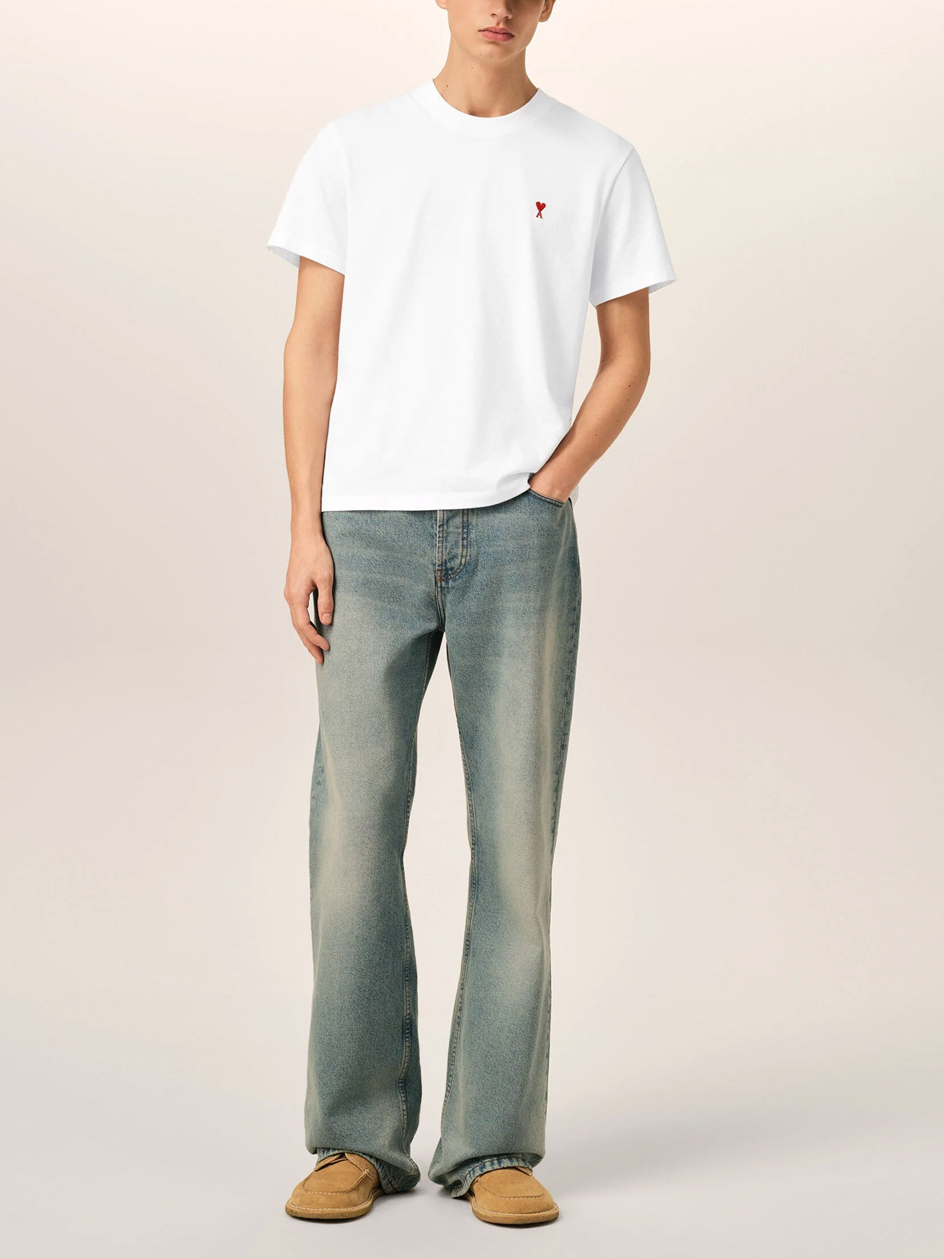 Ami Paris – T-Shirt mit rotem Ami De Coeur Logo Weiß - White