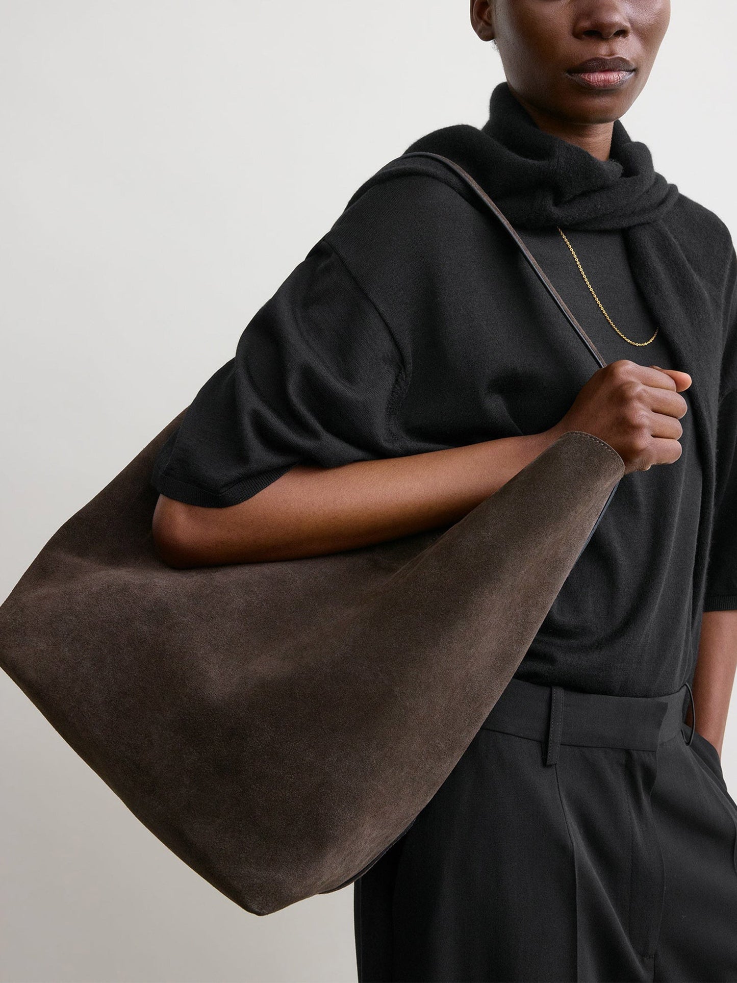 TOTEME - Tote Bag Belted Large aus Veloursleder