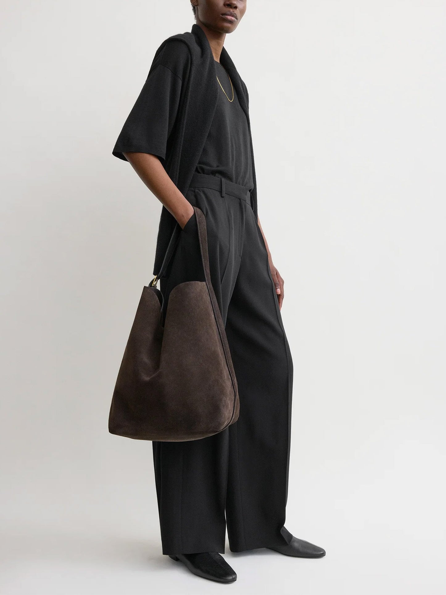TOTEME - Tote Bag Belted Large aus Veloursleder