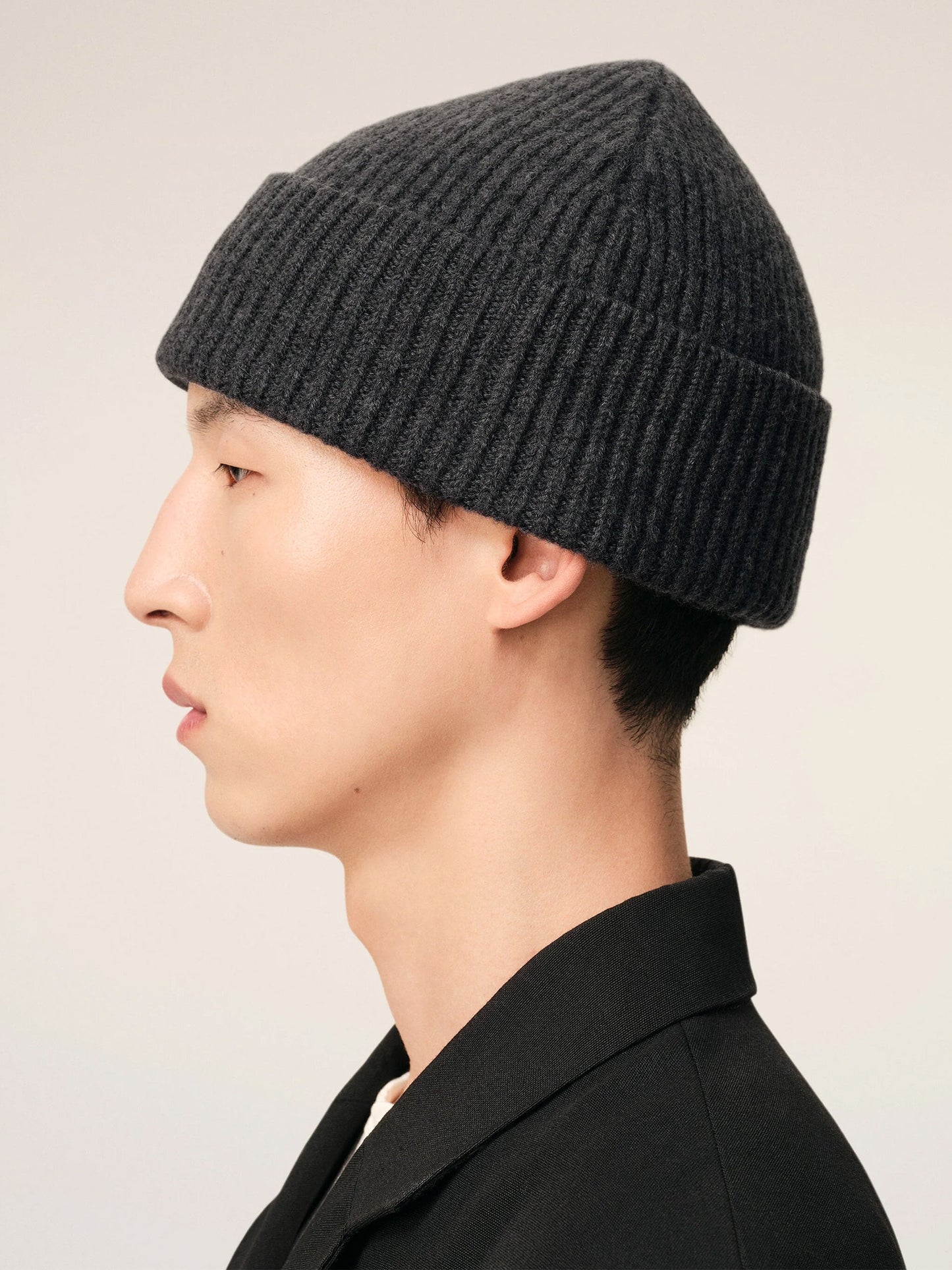 AMI PARIS - Beanie mit rotem Ami De Coeur Logo aus Merinowolle