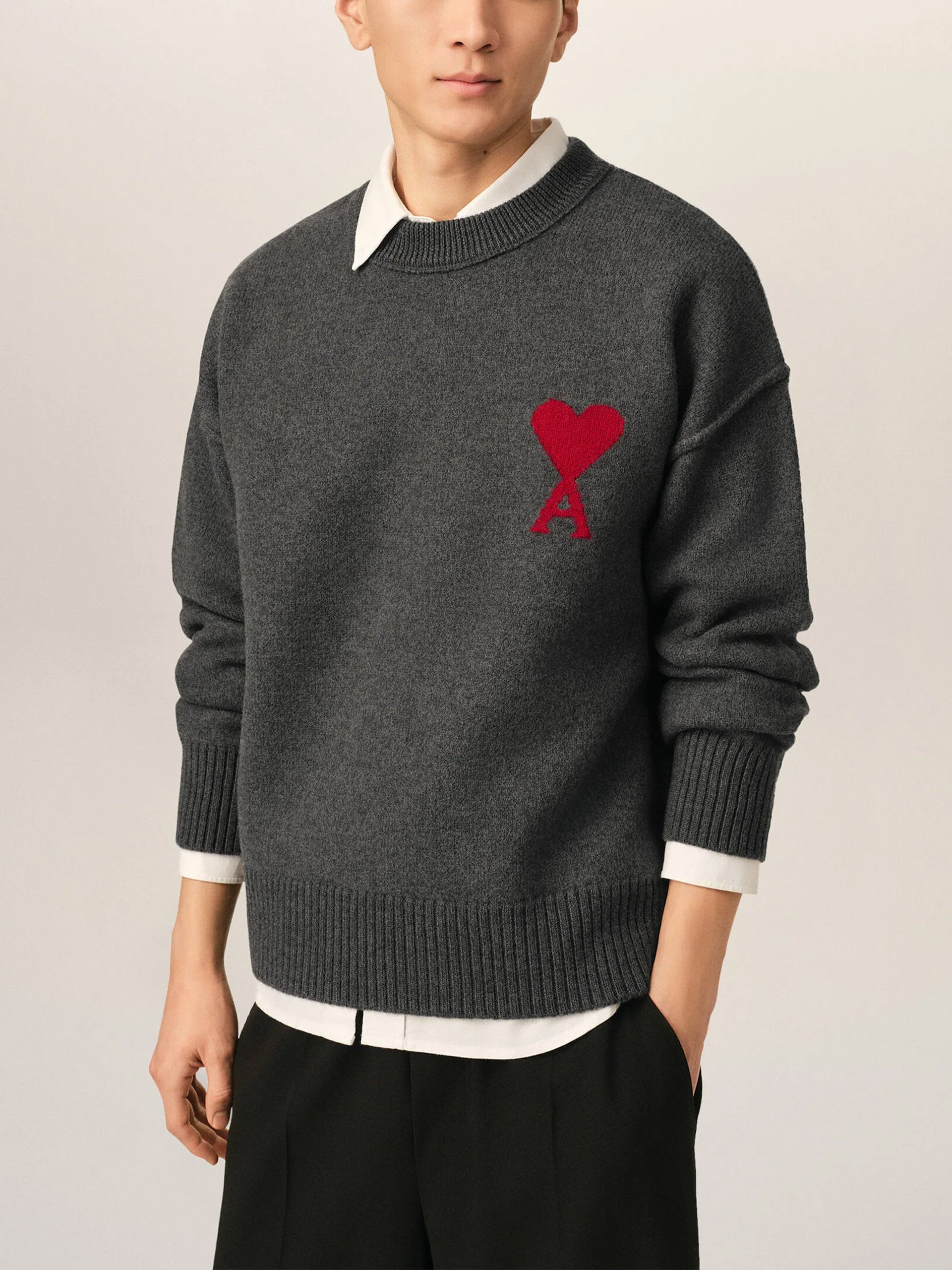 Ami Paris – Rundhalspullover Ami De Coeur aus Merinowolle Dunkelgrau - Dark Grey