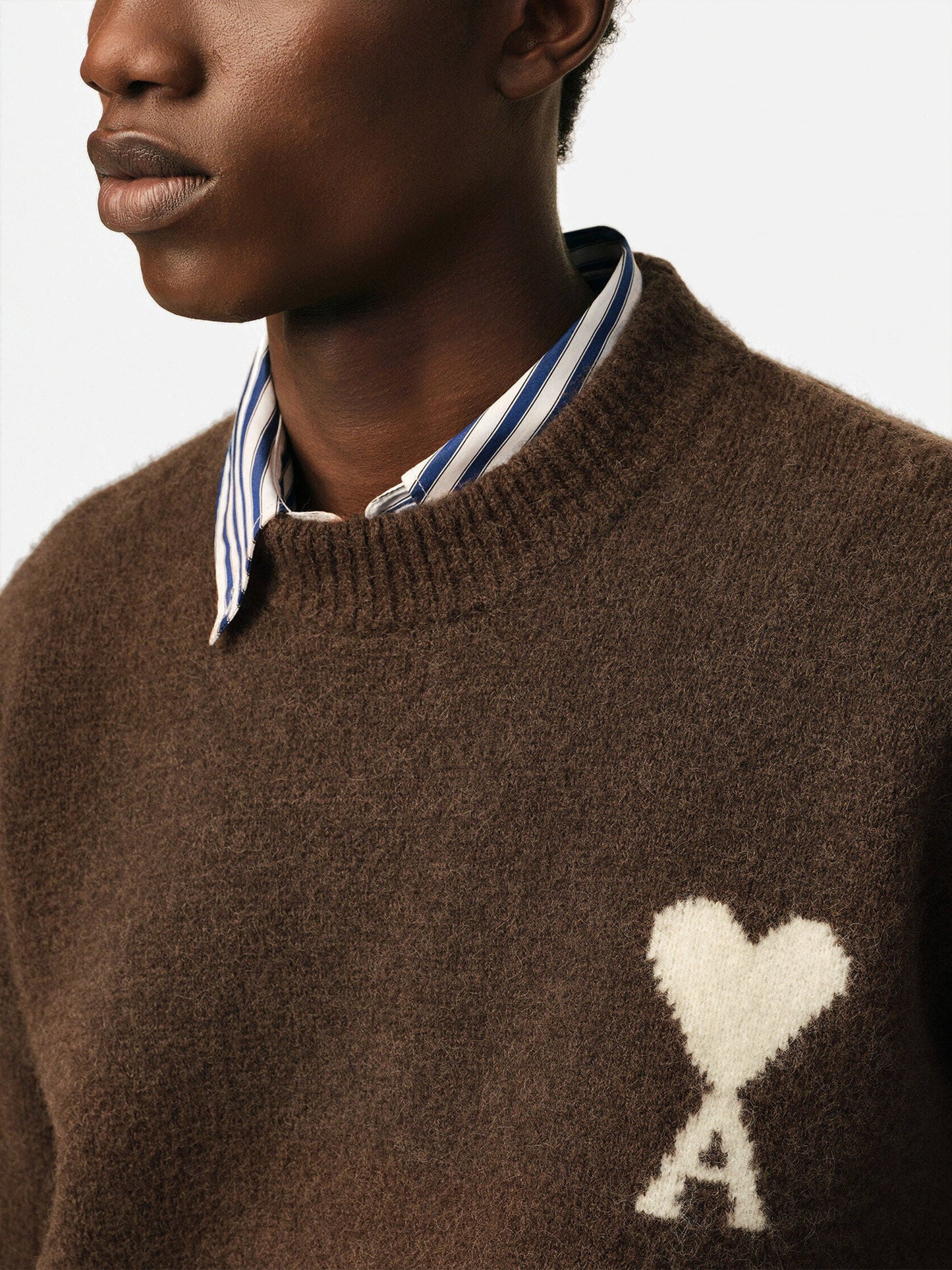 Ami Paris – Rundhalspullover Ami de Coeur aus Alpaka-Mix Braun / Weiß - Brown / White