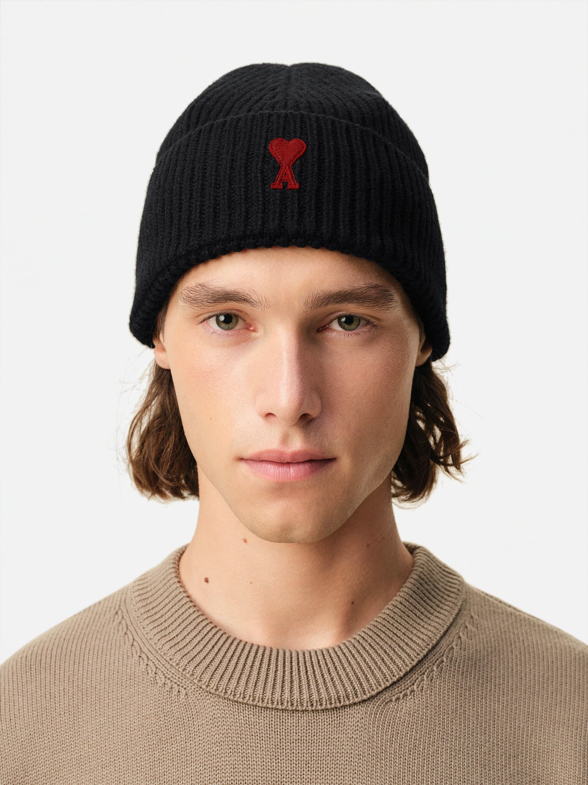 Ami Paris – Beanie mit rotem Ami De Coeur Logo aus Merinowolle Schwarz / Rot - Black / Red