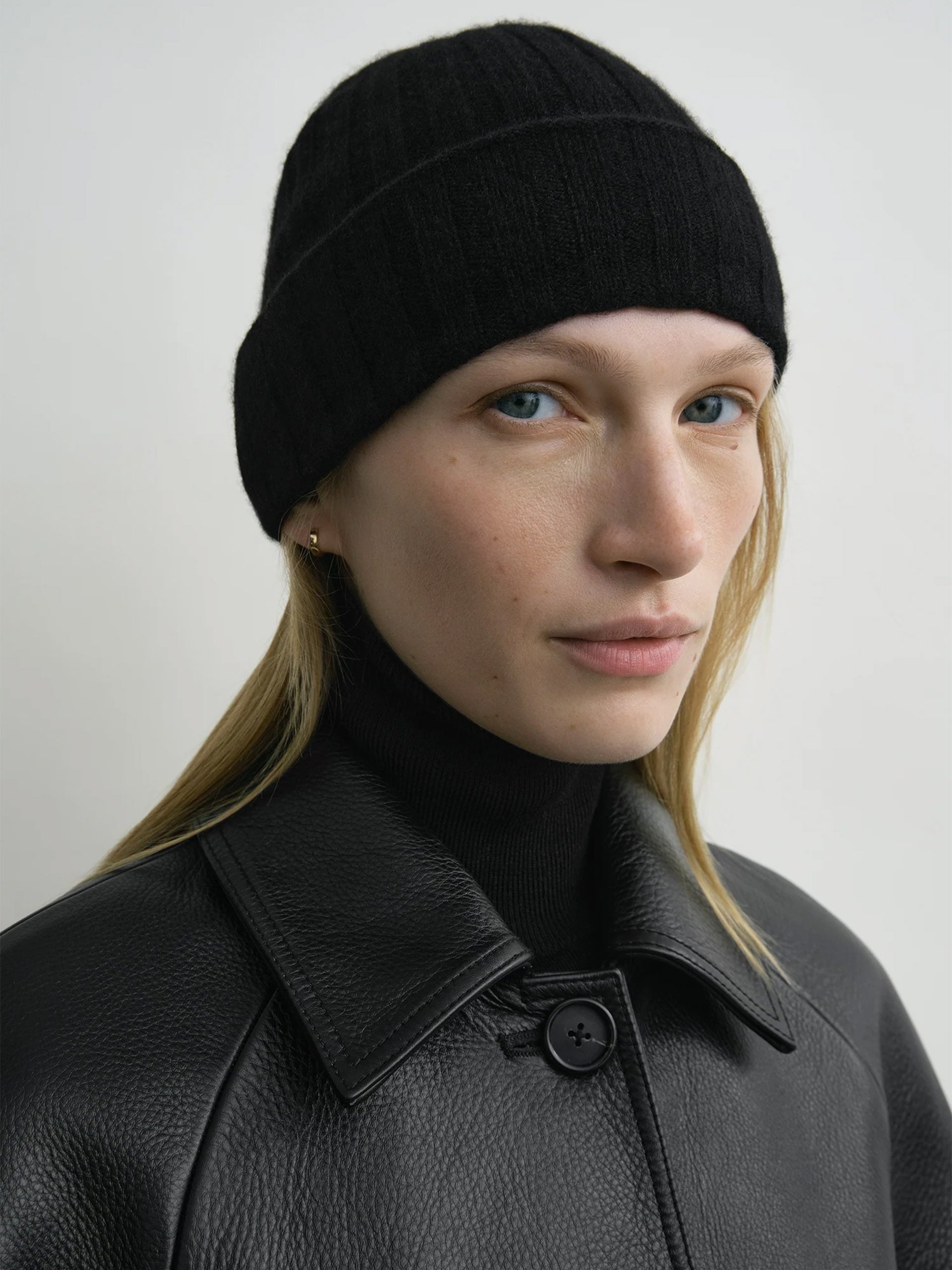 Toteme Gerippte Beanie aus Kaschmir Schwarz