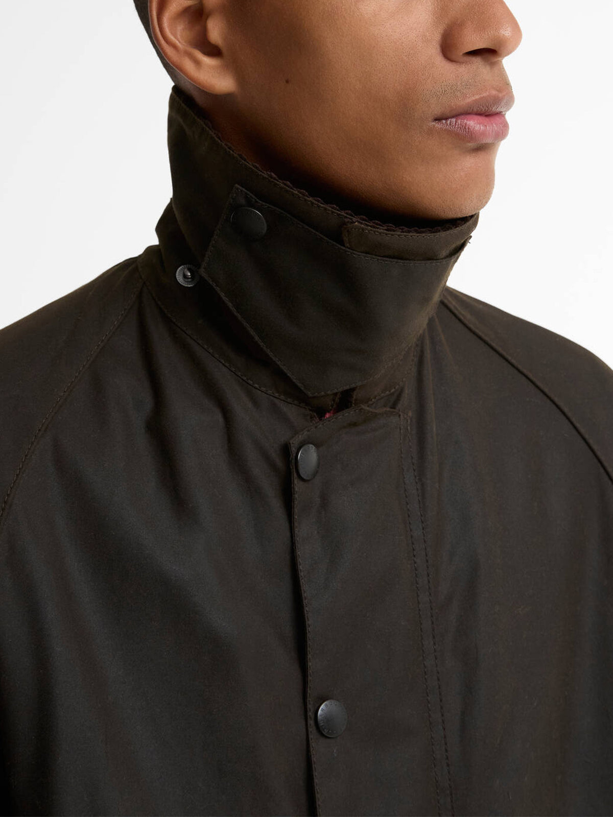 Barbour Wachsjacke Classic Beaufort mit Cordkragen Olivgrün
