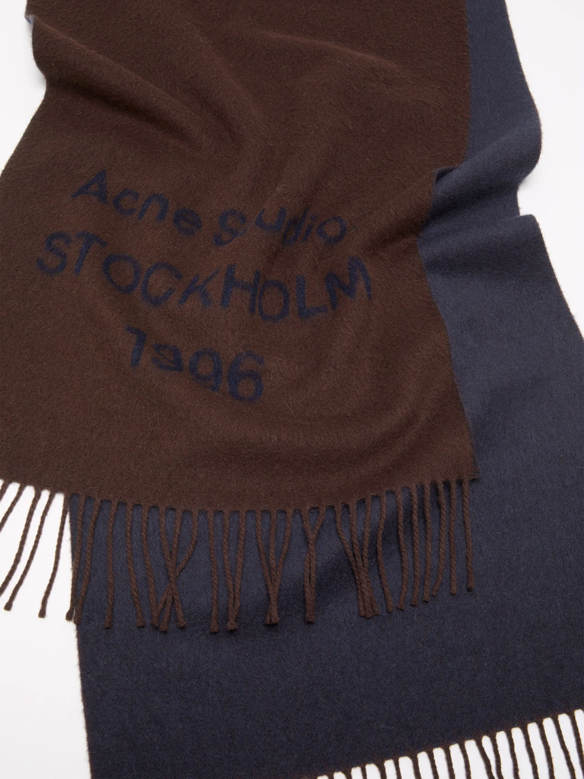 Acne Studios – Breiter Schal aus Wolle mit 1996-Logo Braun/Dunkelblau - Brown/Dark Blue