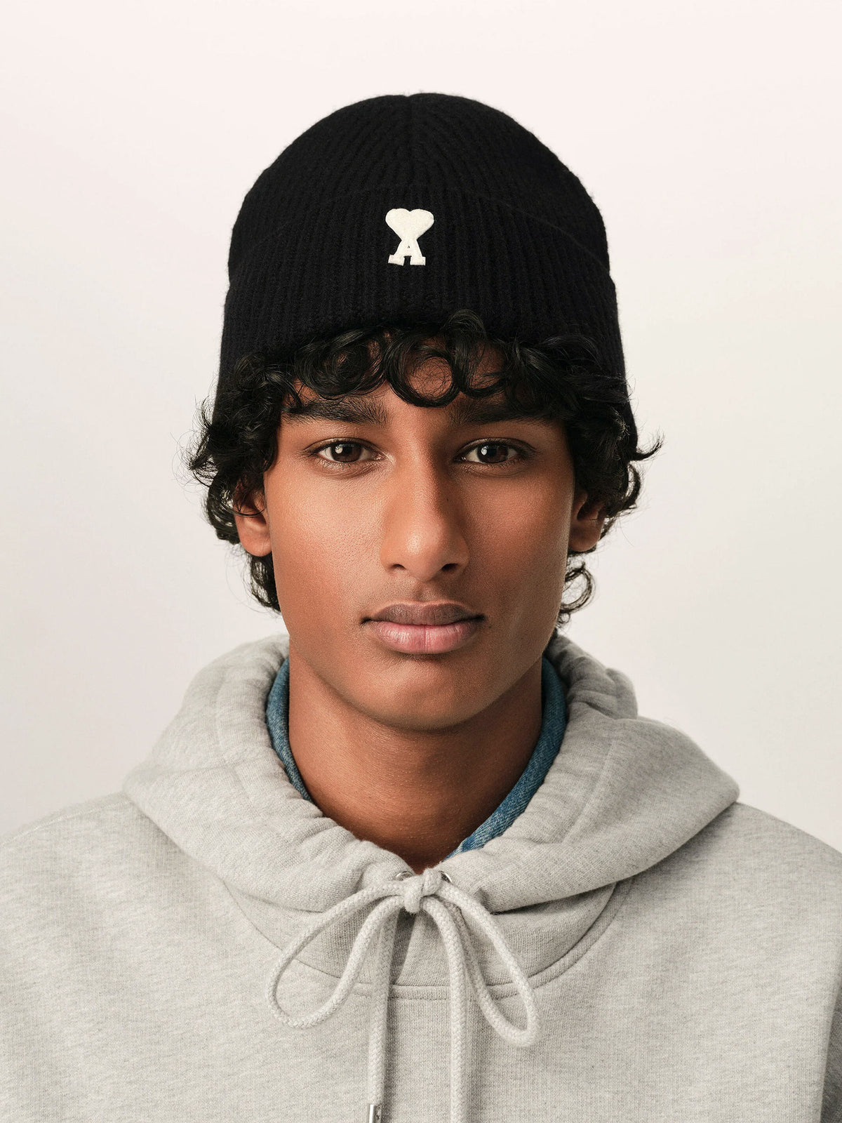 Ami Paris – Mütze aus Wolle mit Ami De Coeur Logo Schwarz/Weiß - Black/White