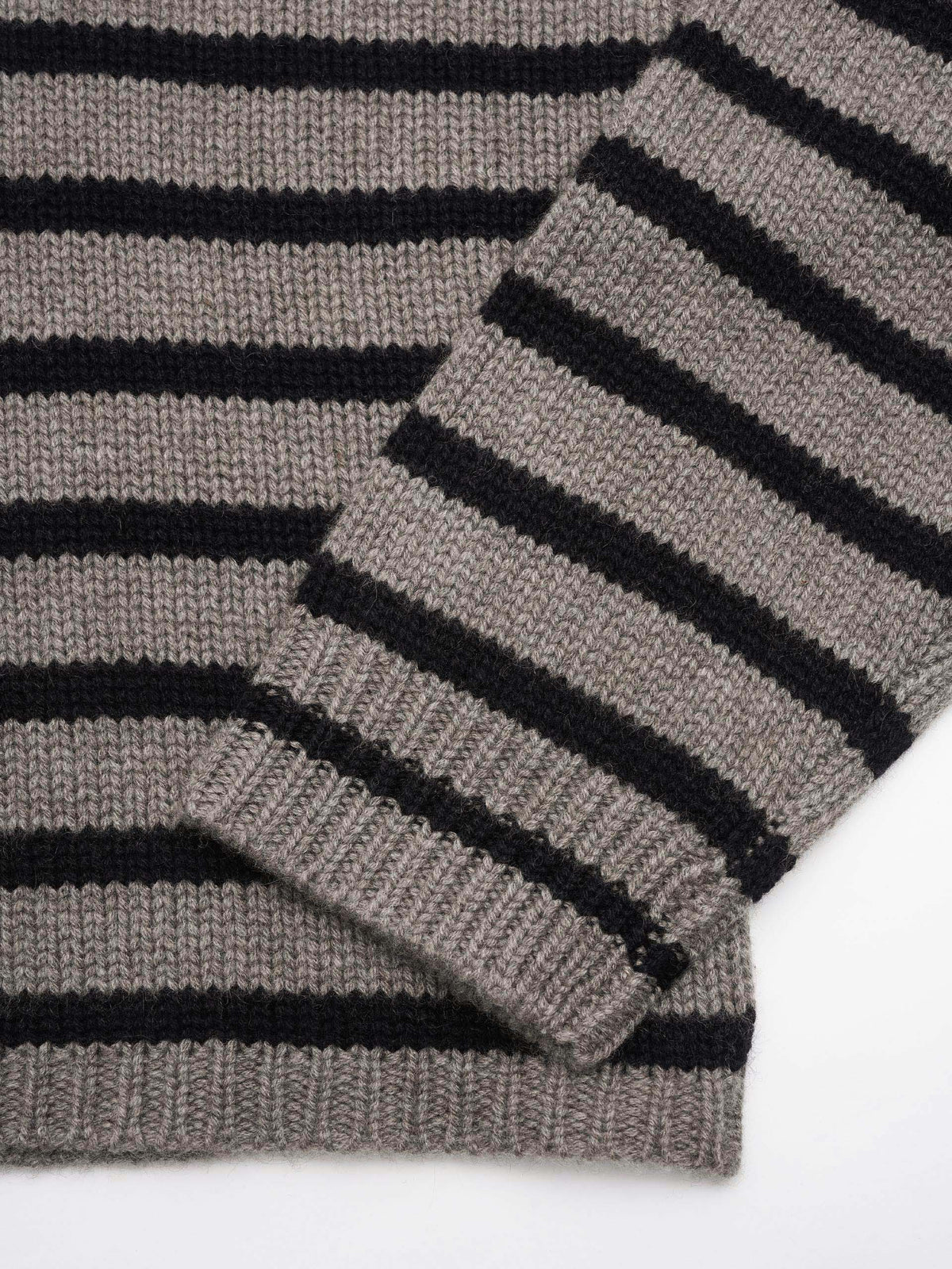 Lisa yang Kaschmir-Pullover Zerlina Stripes für Damen Taupe/Schwarz