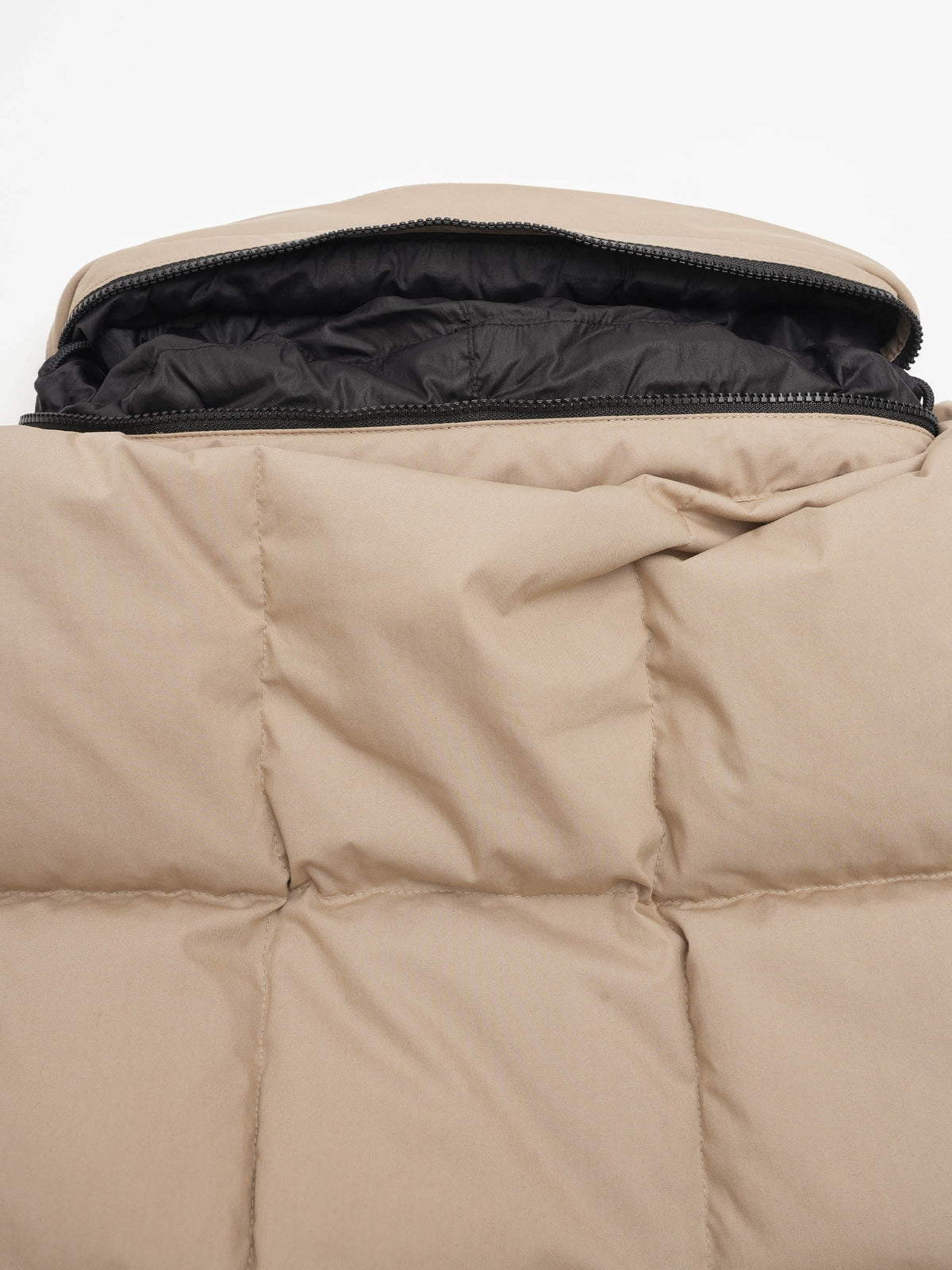 Stone island Daunenjacke mit Logo-Patch für Herren Beige
