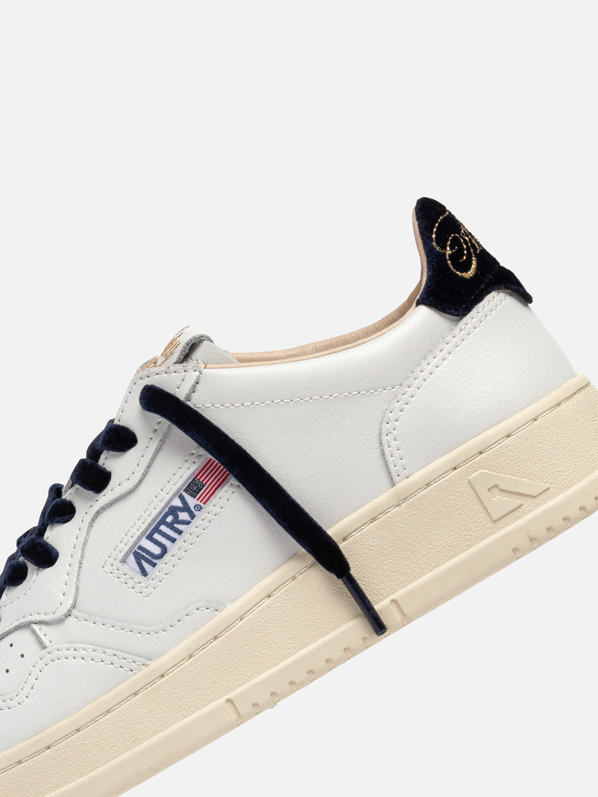 Autry Sneakers Medalist Low aus Leder für Damen Weiß/Dunkelblau