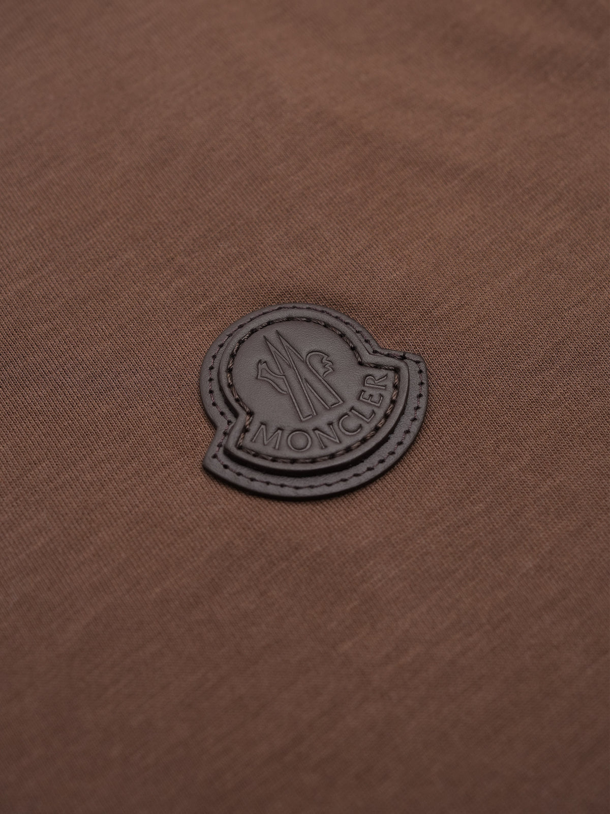 Moncler T-Shirt mit Leder-Logo für Herren Braun