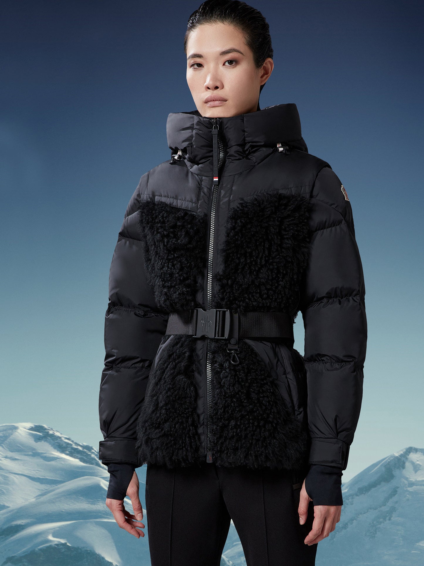 MONCLER GRENOBLE - Daunenjacke mit Shearling Bellecote