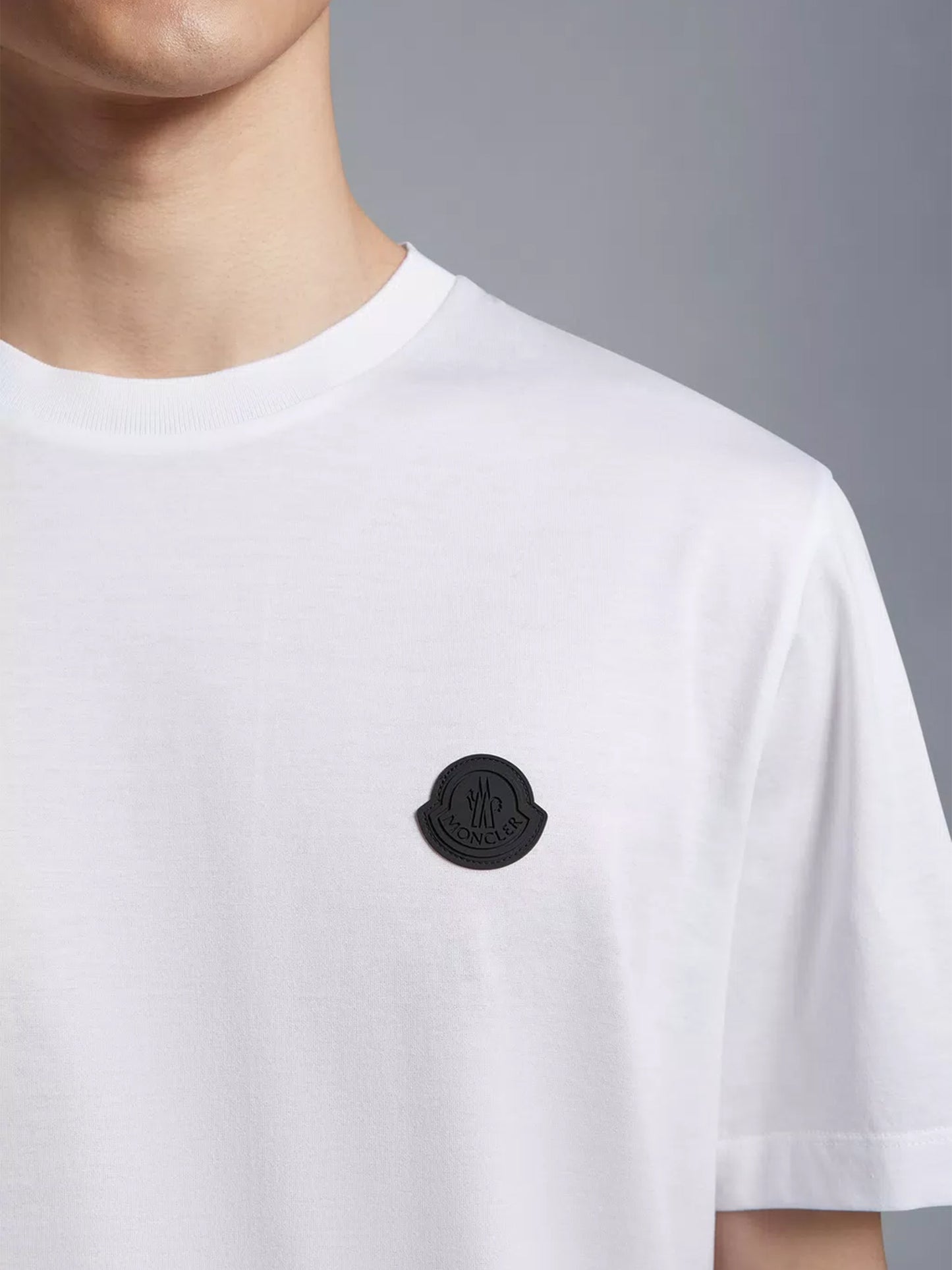 MONCLER - T-Shirt mit Logo-Backprint Weiss – White